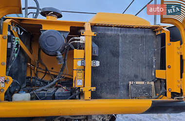 Гусеничний екскаватор JCB JS 220LC 2016 в 