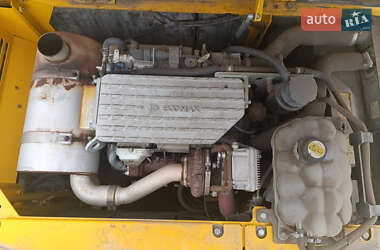 Гусеничный экскаватор JCB JS 220LC 2015 в 