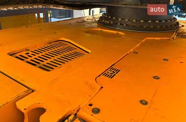 Гусеничный экскаватор JCB JS 220LC 2020 в 