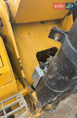 Гусеничный экскаватор JCB JS 220LC 2013 в 