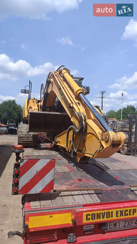 Гусеничный экскаватор JCB JS 220LC 2012 в 