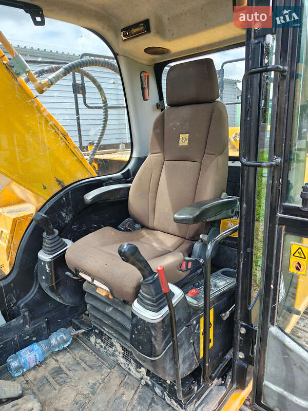 Гусеничний екскаватор JCB JS 220LC 2014 в Львові