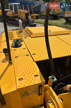 Гусеничный экскаватор JCB JS 220LC 2012 в 