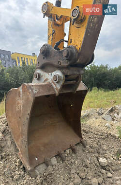 Гусеничный экскаватор JCB JS 220LC 2014 в 