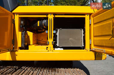 Гусеничный экскаватор JCB JS 220LC 2021 в 