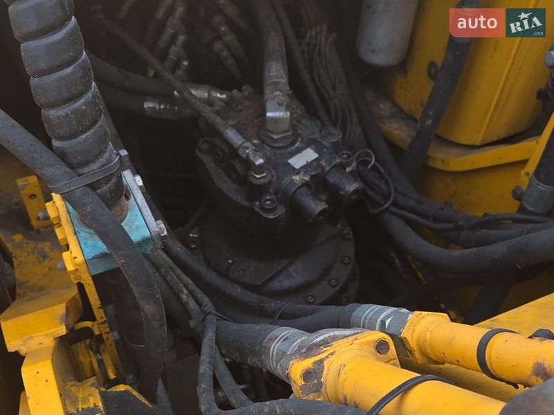 Гусеничный экскаватор JCB JS 220LC 2011 в Львове