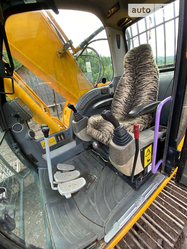 Экскаватор погрузчик JCB JS 240 2005 в Тячеве