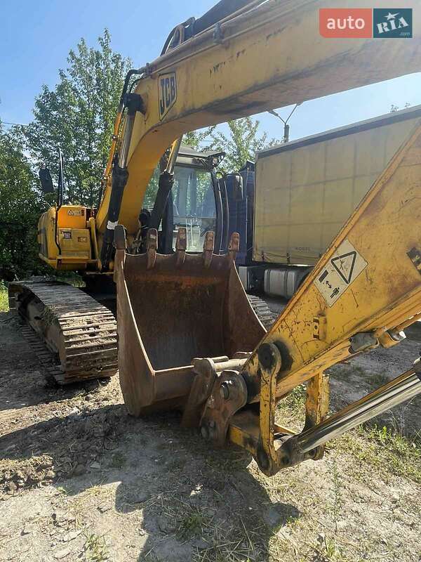 Гусеничный экскаватор JCB JS 240 2008 в Львове