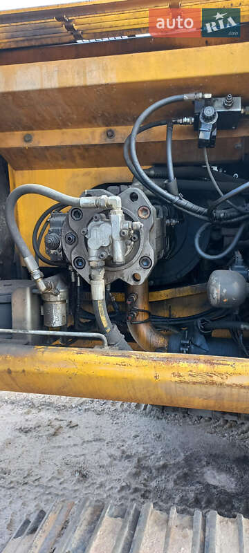 Гусеничный экскаватор JCB JS 240NC 2007 в Львове