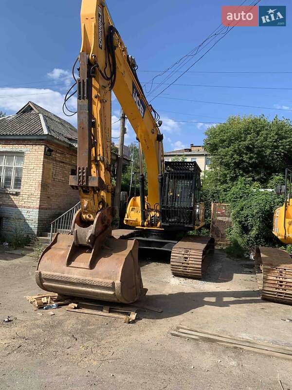 Гусеничный экскаватор JCB JS 260 2012 в 