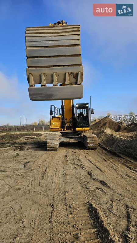 Гусеничный экскаватор JCB JS 370 2016 в Снятине