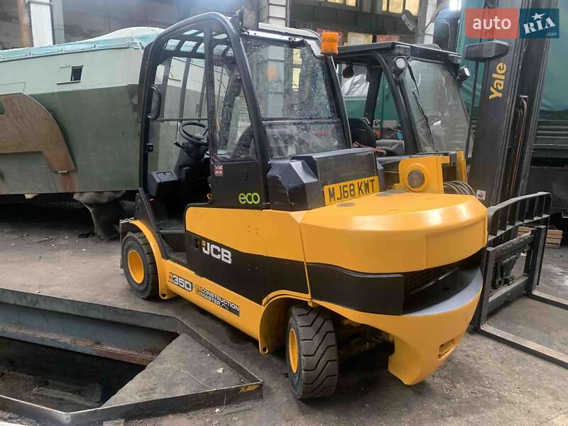 Телескопический погрузчик JCB TLT 2018 в 
