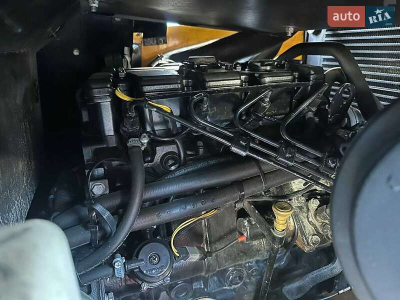 Телескопический погрузчик JCB TLT 2019 в Киеве