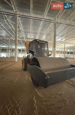 Каток грунтовый JCB VM 2006 в 