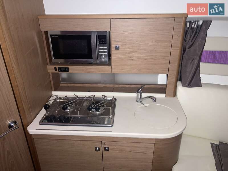 Моторная яхта Jeanneau Leader 2015 в Днепре фото 19 Моторная яхта Jeanneau Leader 2015 в Днепре