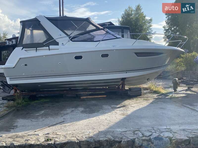 Моторная яхта Jeanneau Leader 2015 в Днепре фото 26 Моторная яхта Jeanneau Leader 2015 в Днепре