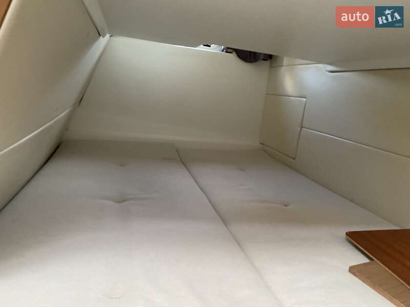 Моторная яхта Jeanneau Leader 2015 в Днепре фото 42 Моторная яхта Jeanneau Leader 2015 в Днепре