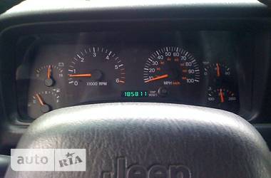 Внедорожник / Кроссовер Jeep Cherokee 2000 в 
