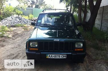 Внедорожник / Кроссовер Jeep Cherokee 2000 в 