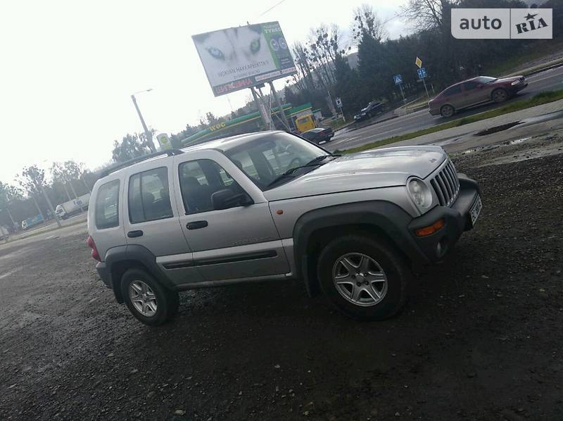 Внедорожник / Кроссовер Jeep Cherokee 2003 в Львове