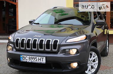 Внедорожник / Кроссовер Jeep Cherokee 2015 в Трускавце