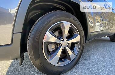 Позашляховик / Кросовер Jeep Cherokee 2019 в 