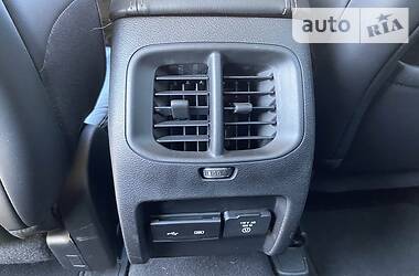 Позашляховик / Кросовер Jeep Cherokee 2019 в 