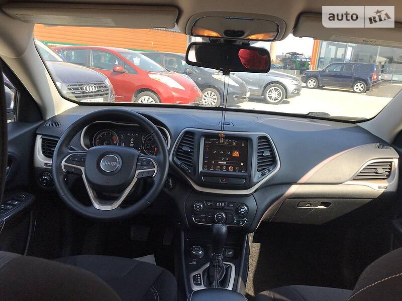 Позашляховик / Кросовер Jeep Cherokee 2015 в Львові