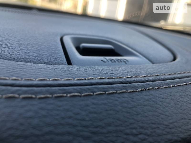 Позашляховик / Кросовер Jeep Cherokee 2016 в Рівному