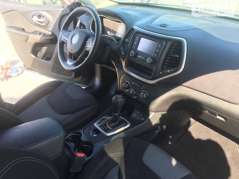 Позашляховик / Кросовер Jeep Cherokee 2016 в Луцьку