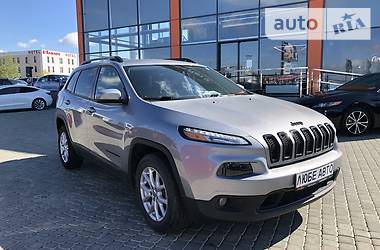 Позашляховик / Кросовер Jeep Cherokee 2015 в 