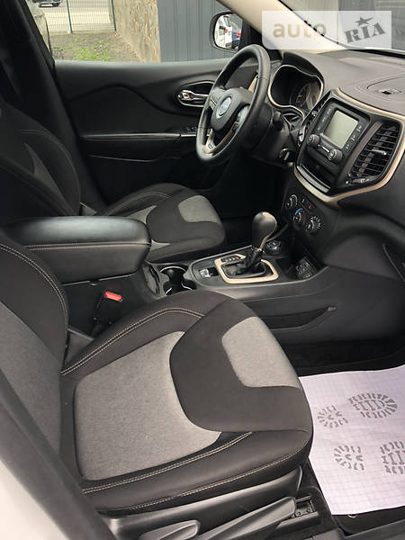 Позашляховик / Кросовер Jeep Cherokee 2014 в Луцьку