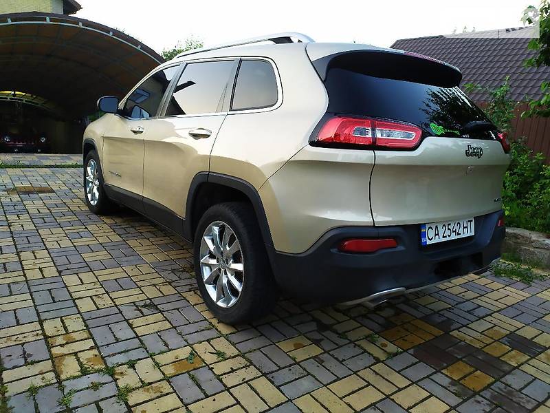 Позашляховик / Кросовер Jeep Cherokee 2014 в Умані