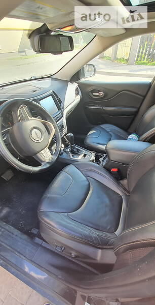 Позашляховик / Кросовер Jeep Cherokee 2014 в Львові