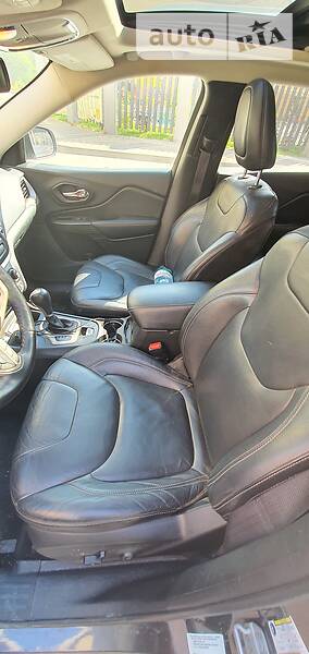 Позашляховик / Кросовер Jeep Cherokee 2014 в Львові
