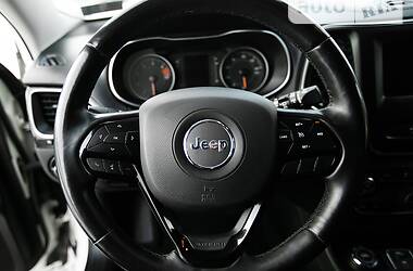 Внедорожник / Кроссовер Jeep Cherokee 2019 в 