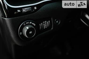 Внедорожник / Кроссовер Jeep Cherokee 2019 в 