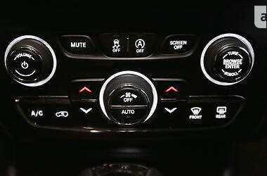 Внедорожник / Кроссовер Jeep Cherokee 2019 в 