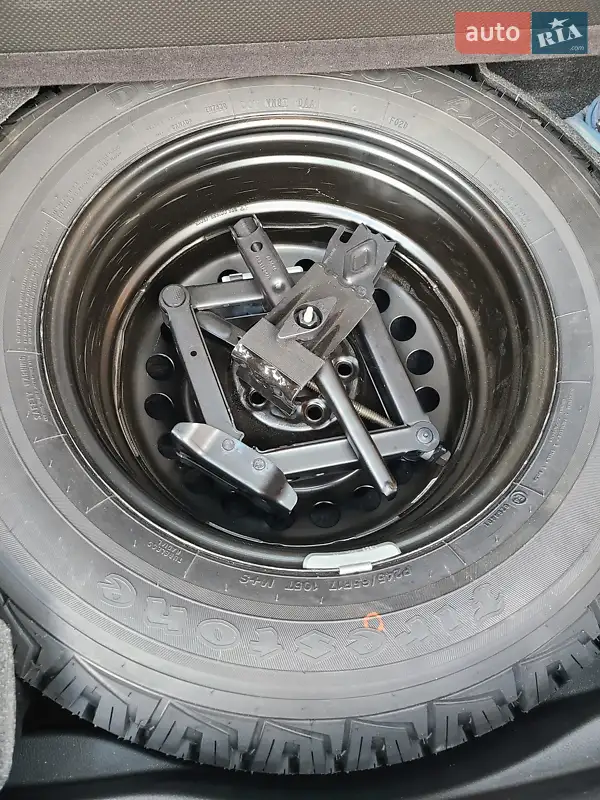 Jeep Cherokee 2019 VIN 1C4PJMBX9KD451744 фото оголошення 10 з 66