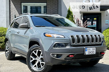 Внедорожник / Кроссовер Jeep Cherokee 2014 в Киеве