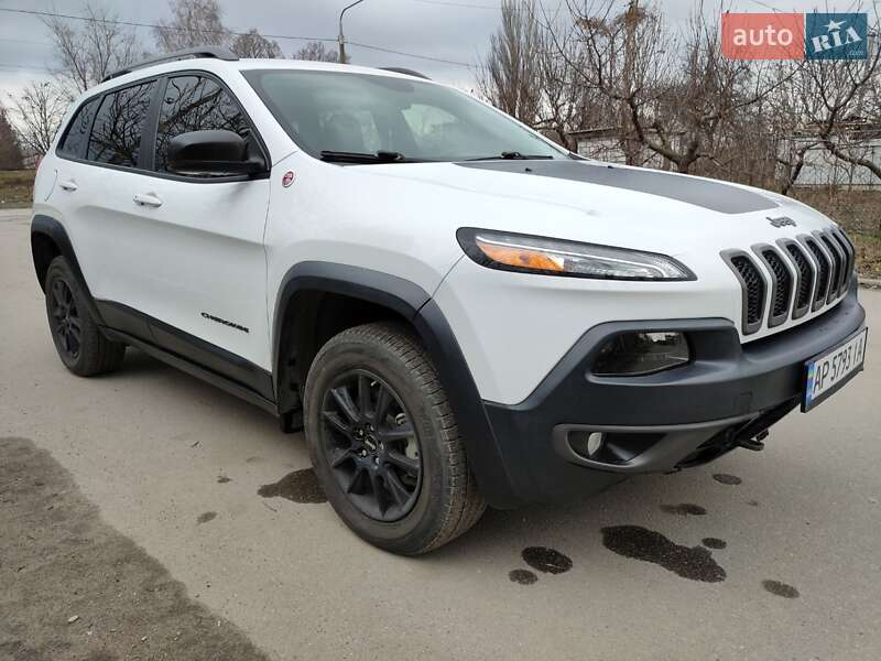 Внедорожник / Кроссовер Jeep Cherokee 2015 в Запорожье