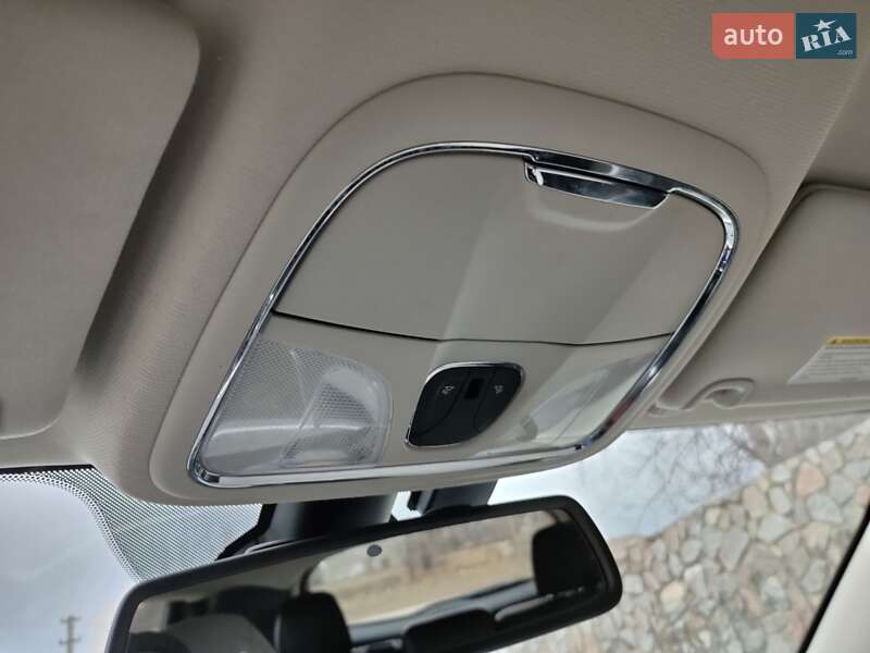 Внедорожник / Кроссовер Jeep Cherokee 2015 в Запорожье