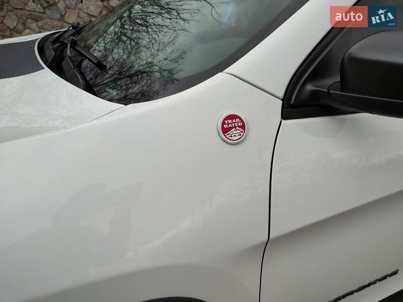 Внедорожник / Кроссовер Jeep Cherokee 2015 в Запорожье