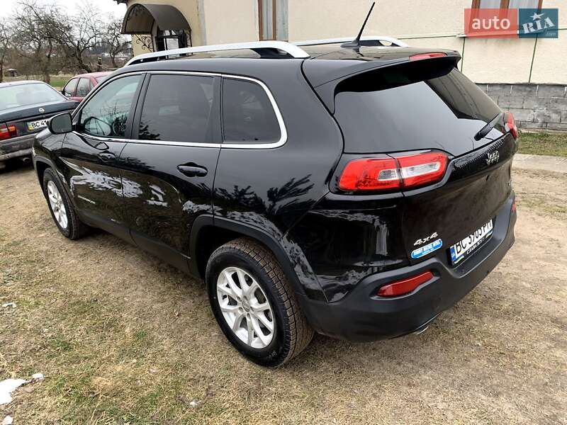 Внедорожник / Кроссовер Jeep Cherokee 2015 в Новояворовске