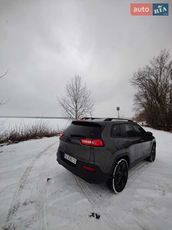 Внедорожник / Кроссовер Jeep Cherokee 2017 в Киеве