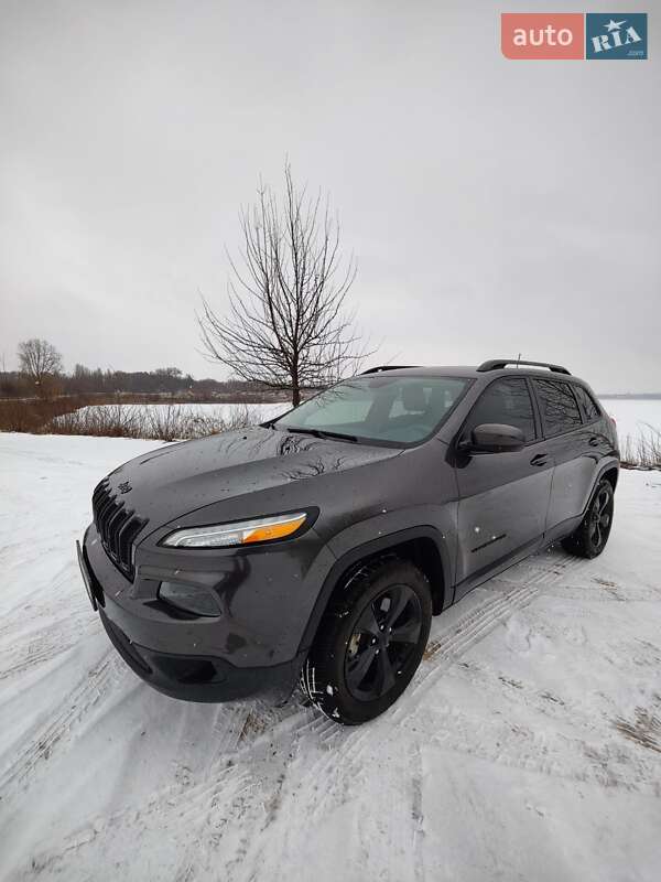 Внедорожник / Кроссовер Jeep Cherokee 2017 в Киеве
