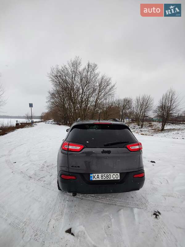 Внедорожник / Кроссовер Jeep Cherokee 2017 в Киеве