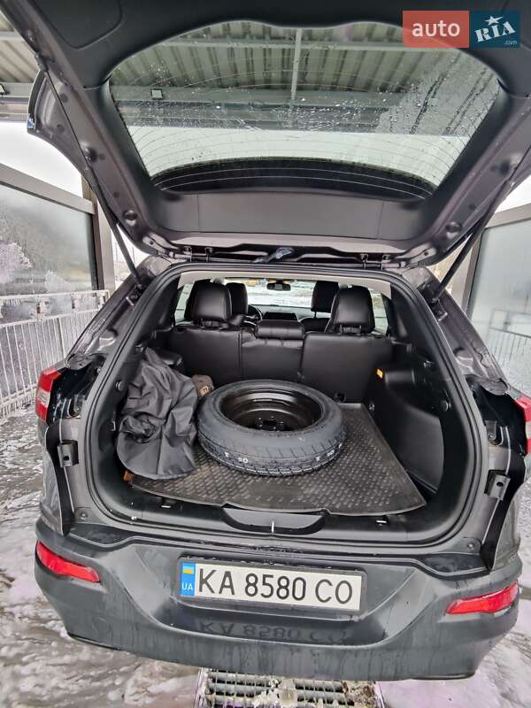 Внедорожник / Кроссовер Jeep Cherokee 2017 в Киеве