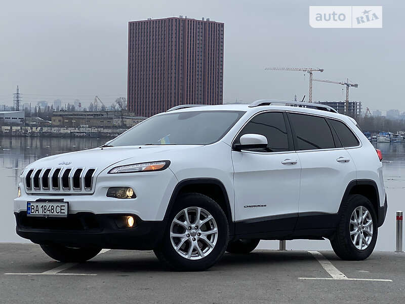 Позашляховик / Кросовер Jeep Cherokee 2015 в 