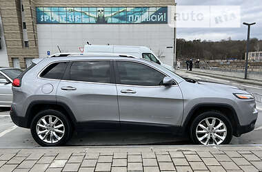 Внедорожник / Кроссовер Jeep Cherokee 2016 в 